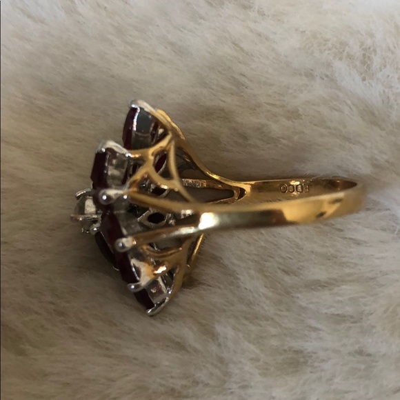 Gold plated ring with synthetic jewels - Picture 6 of 6